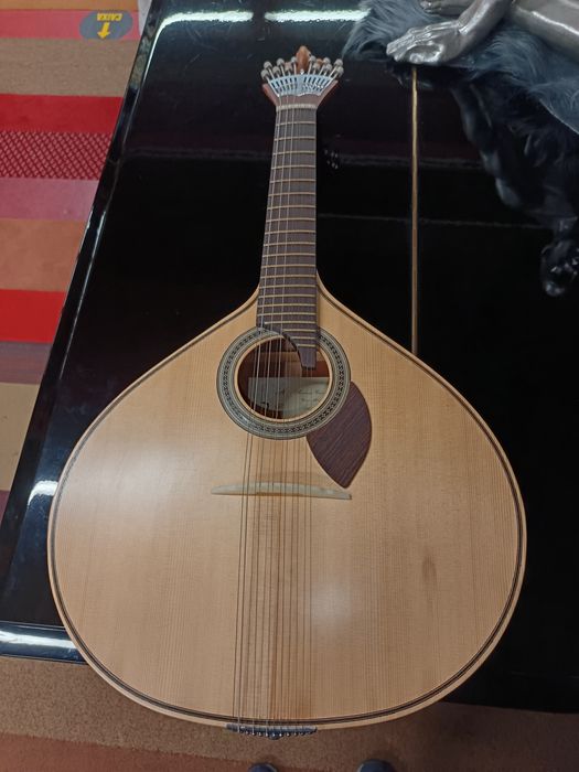Guitarra portuguesa
