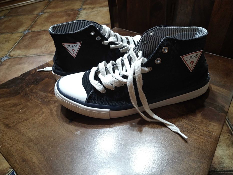 Sprzedam trampki Guess rozmiar 42