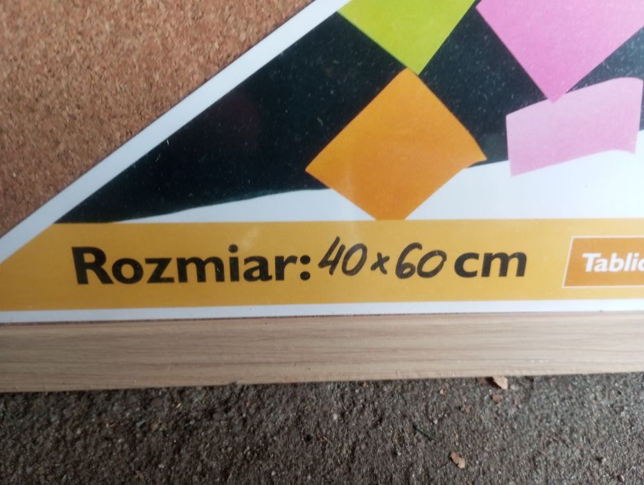 Tablica korkowa do powieszenia