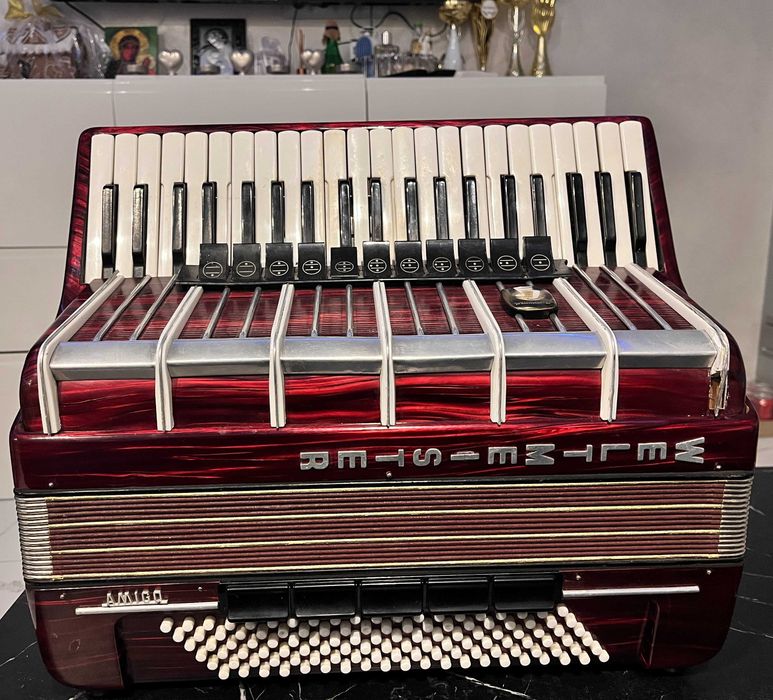 Akordeon Weltmeister Amigo 120 basów