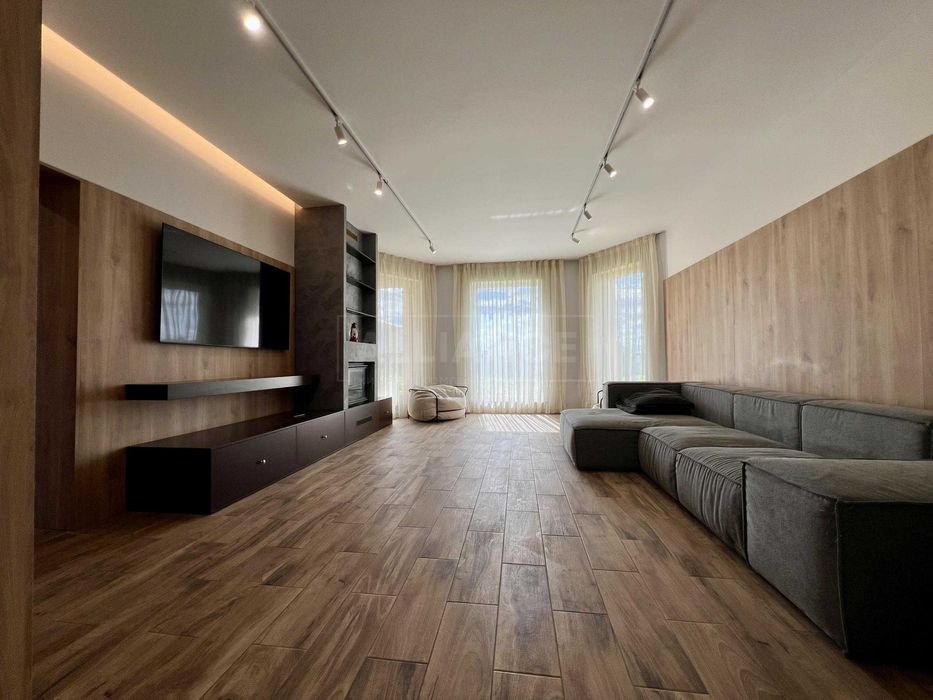 Просторий 2х пов. будинок з ділянкою 9 сот. Ремонт, меблі та техніка!