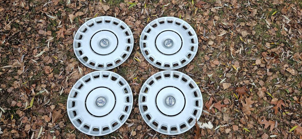 Kołpaki do kół oryginalne Volvo 15 "