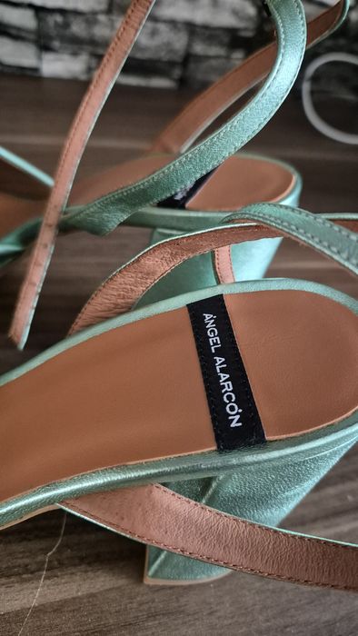 Buty na obcasie Angel Alarcon