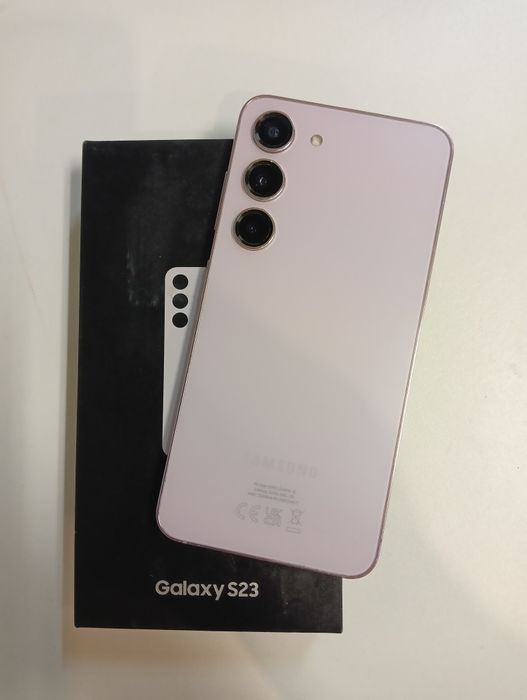 Samsung Galaxy S23,idealny stan,bez rys komplet