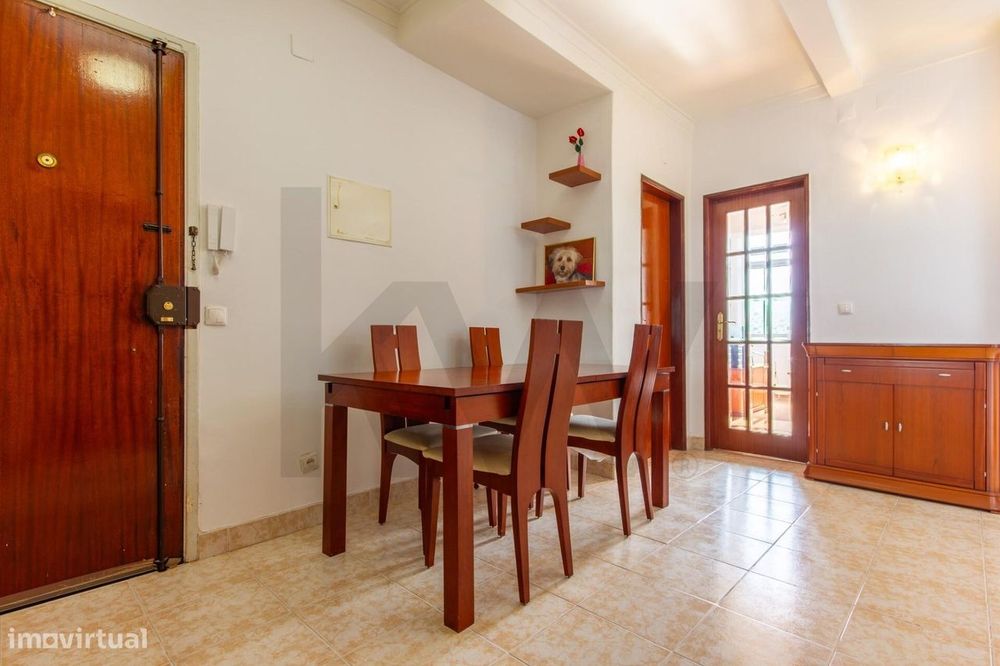 Apartamento T2 na Cova da Piedade com Elevador, Excelente luminosidade