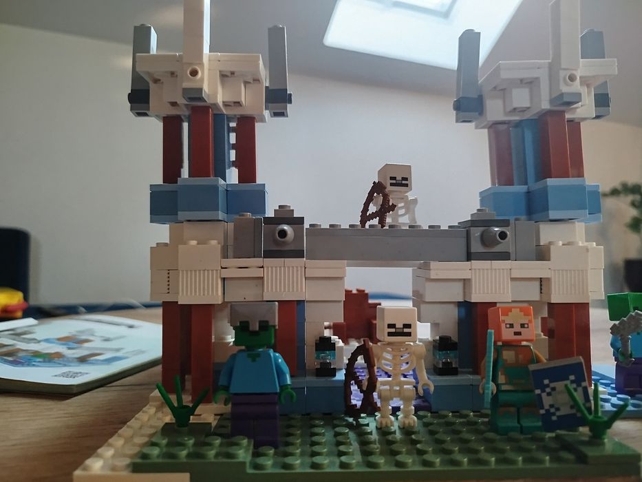 LEGO 21186 Minecraft Lodowy zamek
