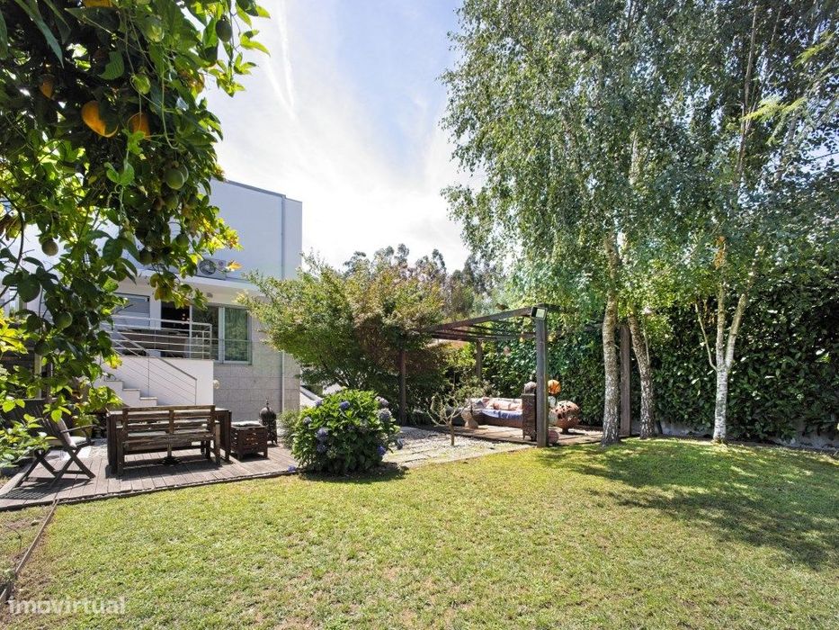 Moradia T3 em Vale S. Cosme- Piscina e jardim privativo