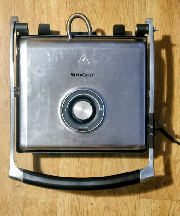 Opiekacz elektryczny 2000 W