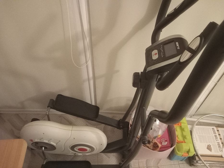 Bicicleta Elíptica NEWFIT com monitor digital – Bom estado