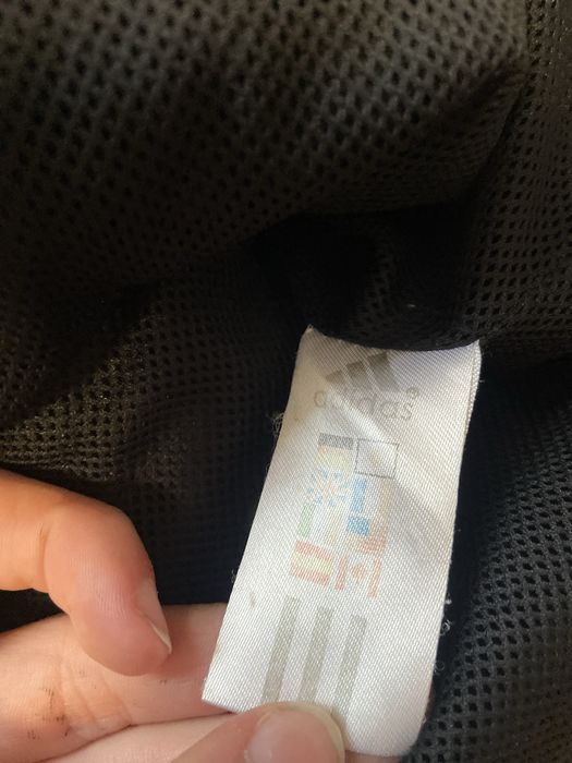 Зипка адідас в гарному стані