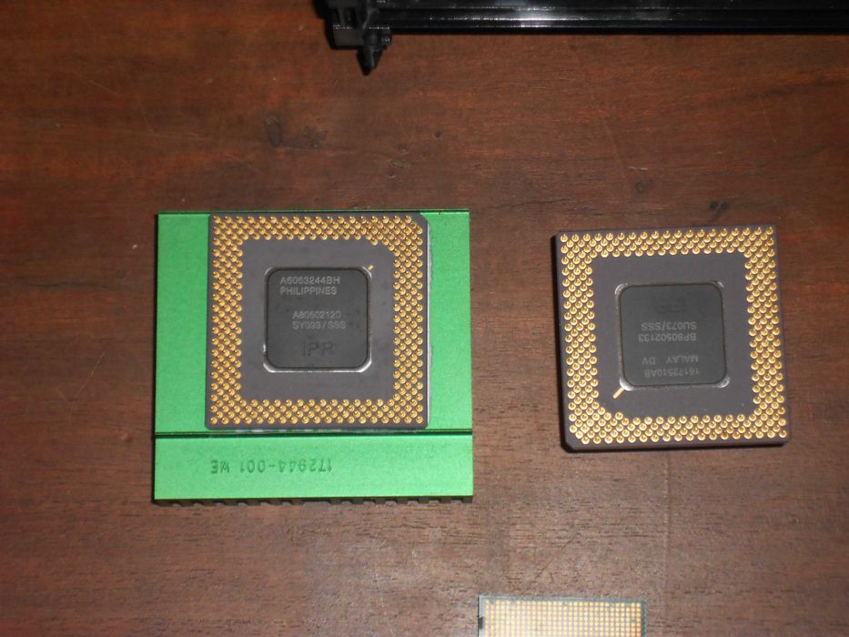 Various vintage Intel CPU processors in good condition434644756590776322