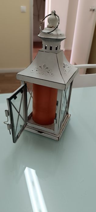 Lanterna com vela. Usado. Branco