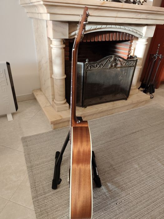 Guild guitar solid top