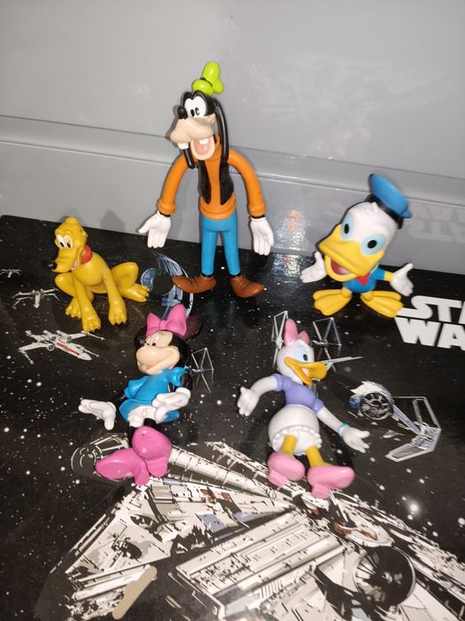 5 figurek postaci z bajek Disneya