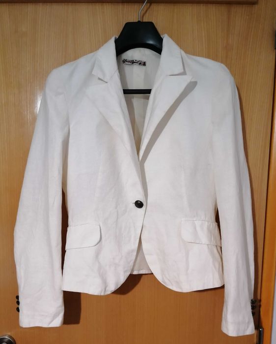 Casaco branco, cintado, tamanho 42