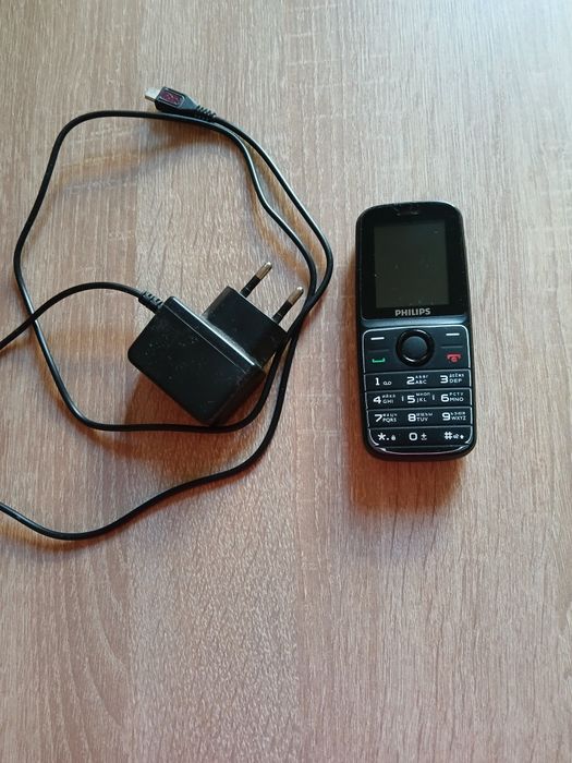 Мобільний телефон Philips Xenium E 109.
