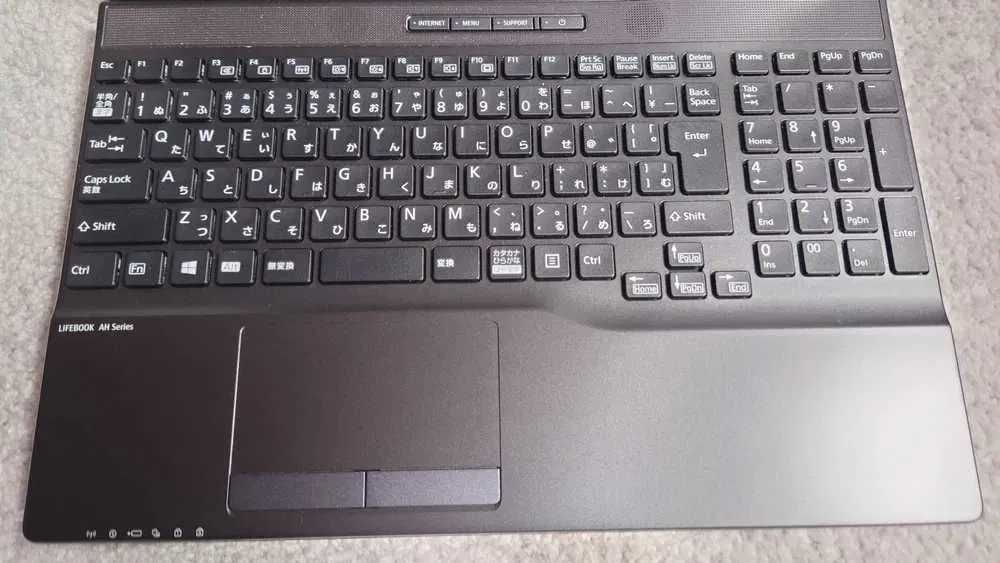 Laptop Fujitsu FMV/ AMD 3020E / Ssd M2 / 8Gb Ram / 2022 Rok/Windows 11