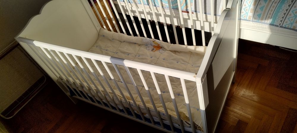 Cama para criança com colchão