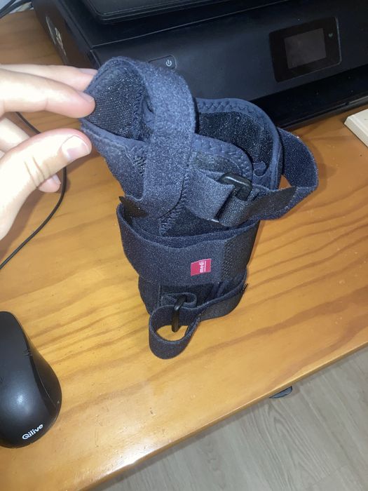 Tala imobilizadora para pulso-polegar