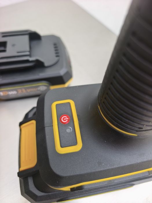 Tesoura de Poda eléctrica a bateria com 25mm ponta e bateria 21V DW