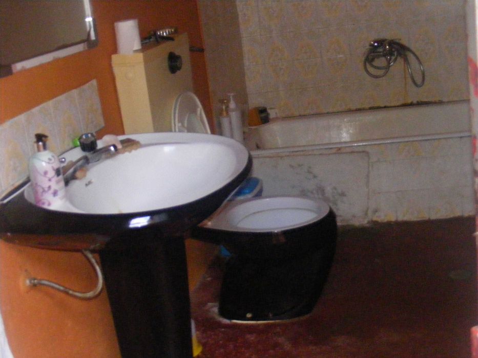 Vendo moradia , propriedade privada com vedação total