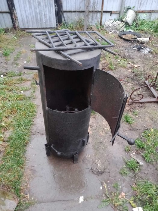 Буржуйка из газового баллона.Цена  с трубой 2.5м.Термокраска.