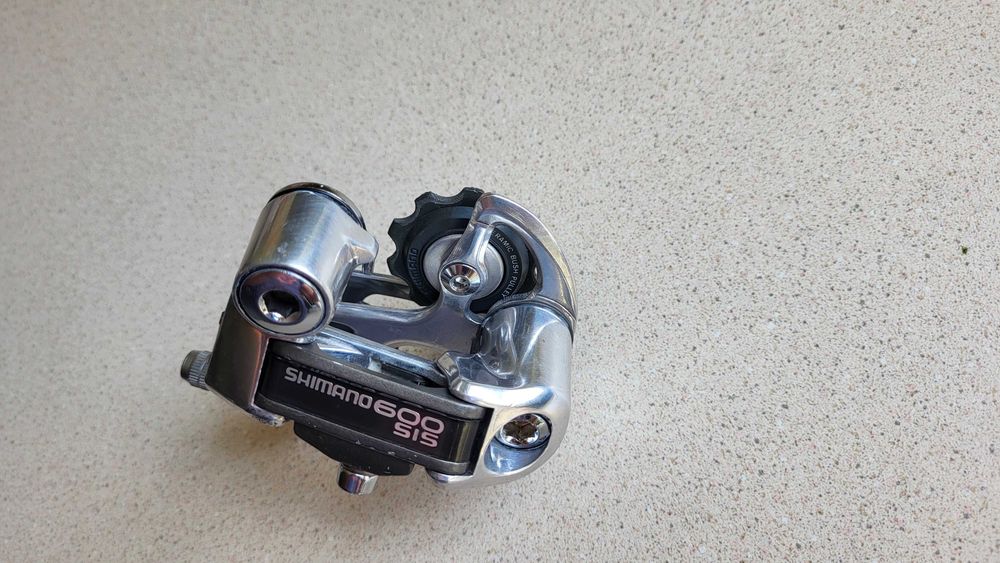 Dérailleur arrière vintage Shimano 600 SIS RD-6208 années 80 vélo de