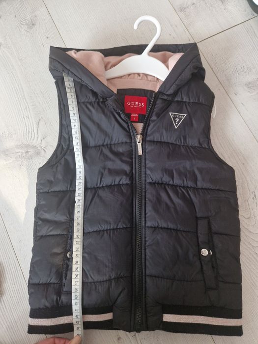 Bezrękawnik 128 Guess czarny