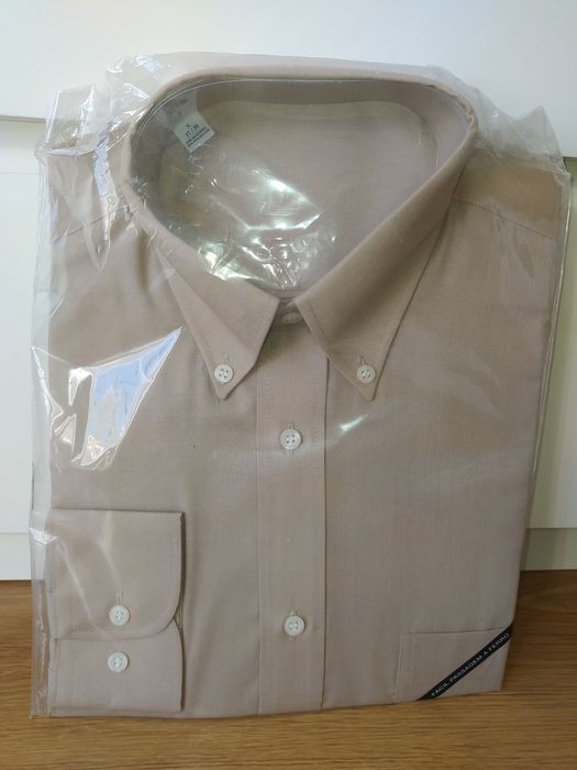 Lote de 4 camisas novas embaladas