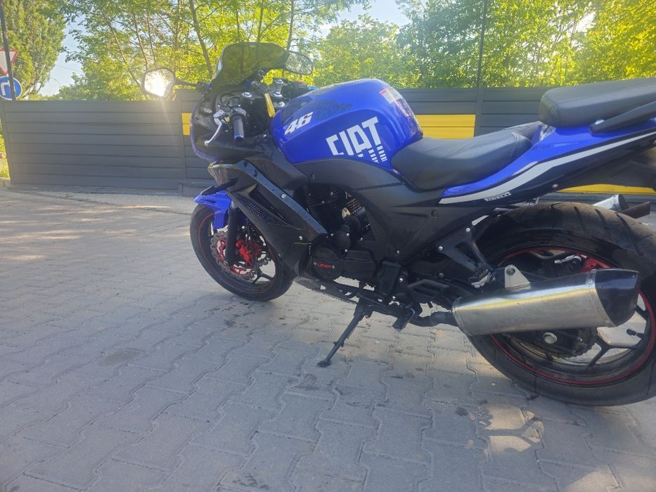 Viper V250F-2  | 4500 км | На документах | Стан сів і поїхав.