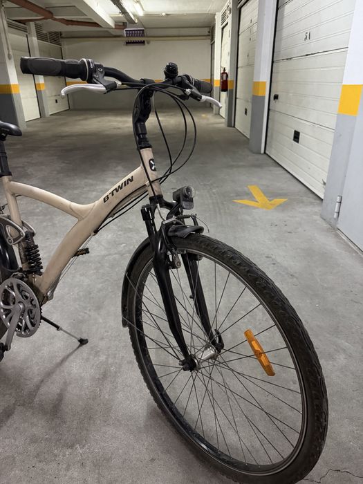 Bicicleta B’Twin 26” com suspensão total – Bom estado