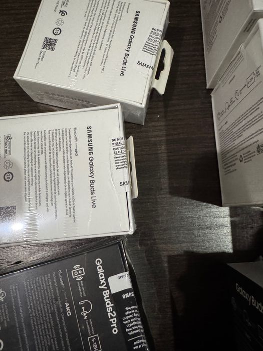 Нові бездротові навушники Samsung Galaxy Buds/Buds+/Buds 2/Live/Pro/2