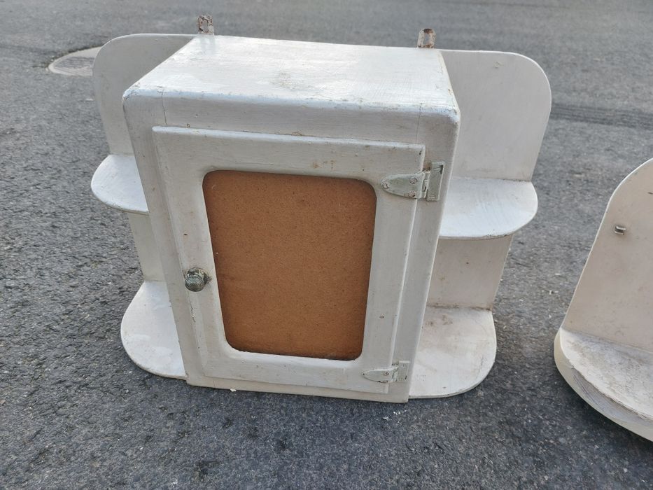 Conjunto de 2 antigas farmácias de casa de banho