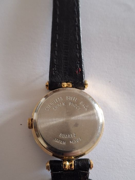 Relógio senhora muito bonito