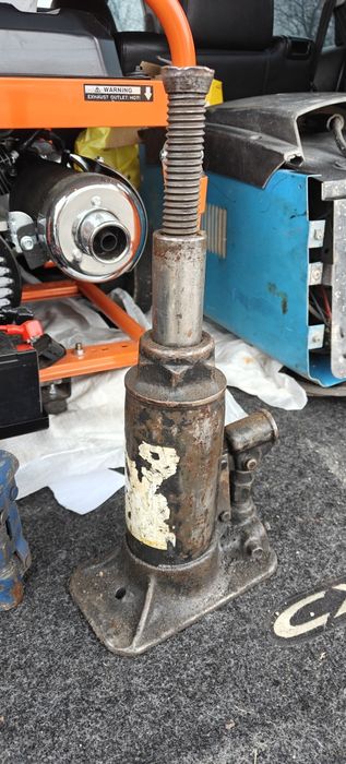 Домкрати для авто