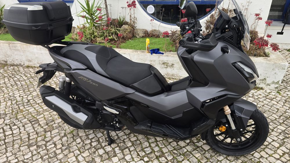 Honda ADV 350 como nova