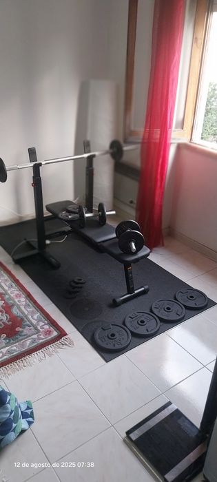 Vendo bancada com pesos barra e tapete