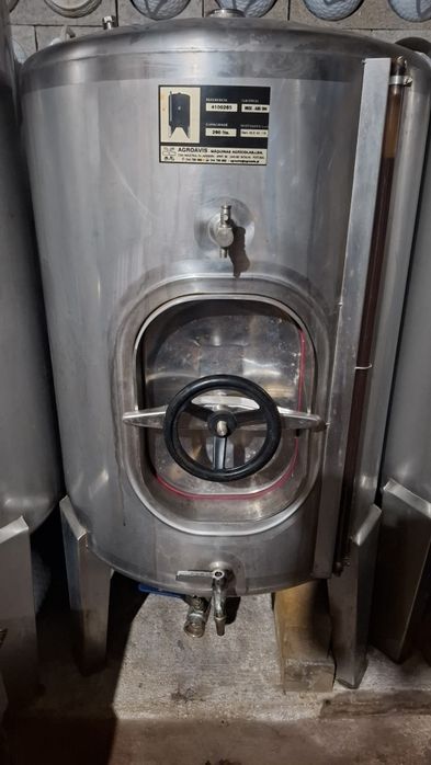 Cubas em inox para vinho