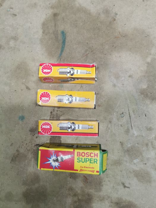 Velas NGK e da BOSCH