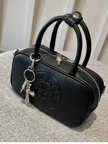 мини-сумка бочонок в стиле Хром Хартс Chrome Hearts / Черная сумка с брелоком и кинжалом