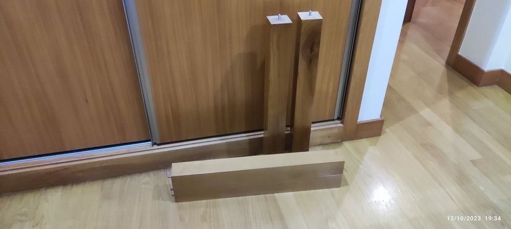 Mesa de escritório de madeira