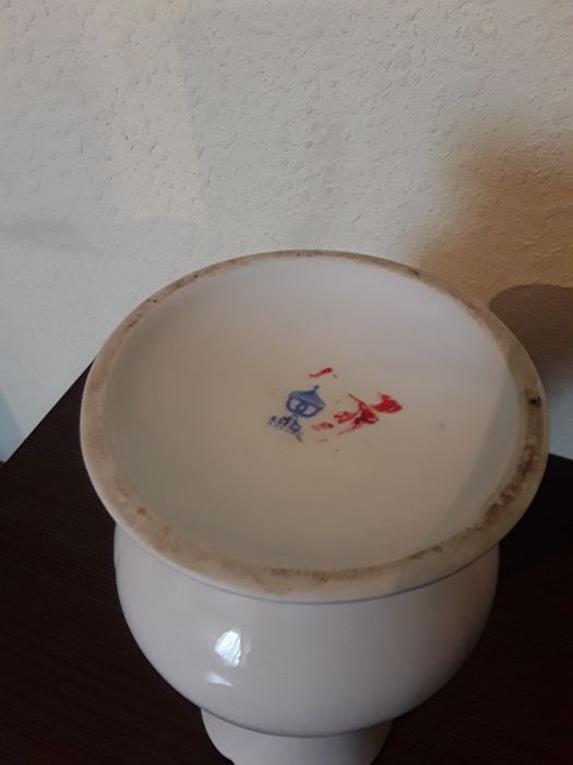 Вазон для квітів .