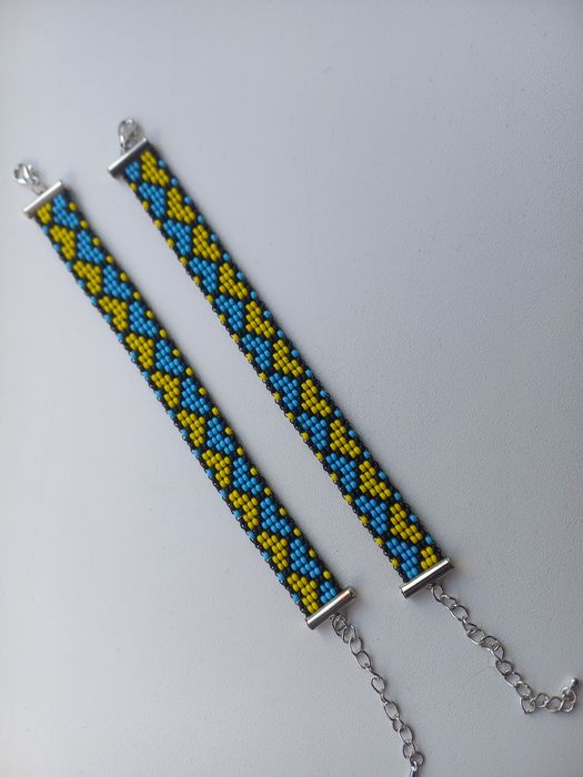 Патріотичний браслет з чеського бісеру