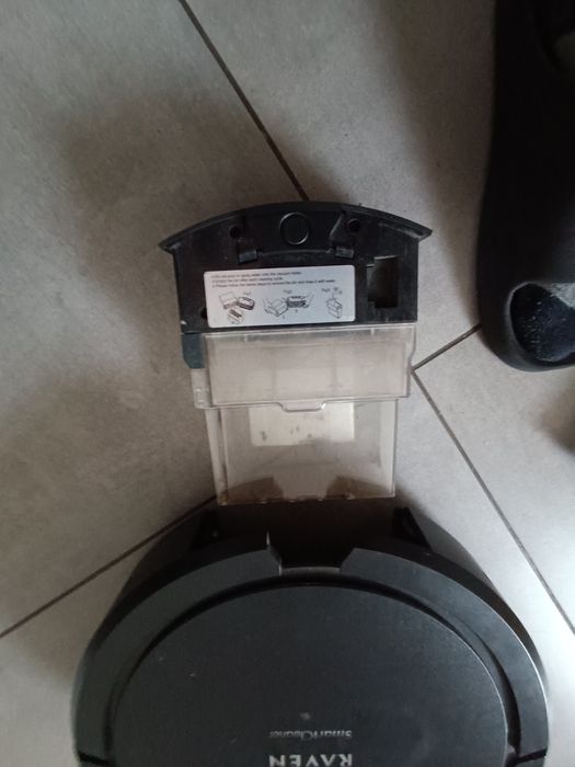 Robot sprzątający reven