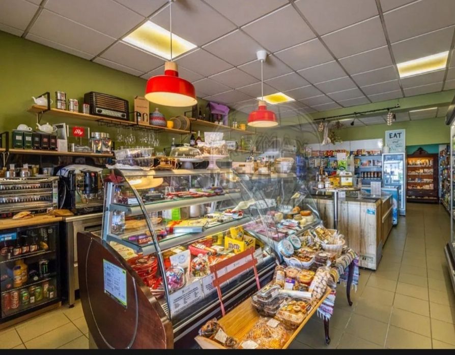 Trespasse de Mercearia com cafetaria e comidas rápidas