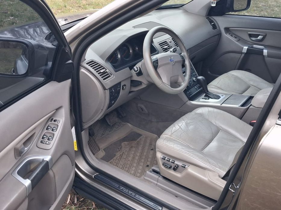 Продам автомобіль Volvo XC90