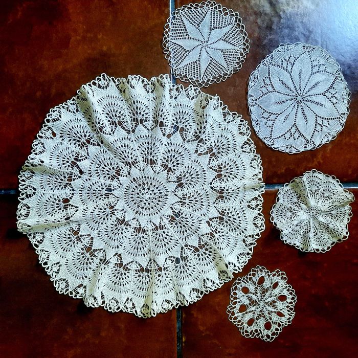 Conjunto de guardanapos em crochet feitos à mão