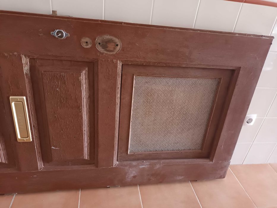 Porta antiga em madeira