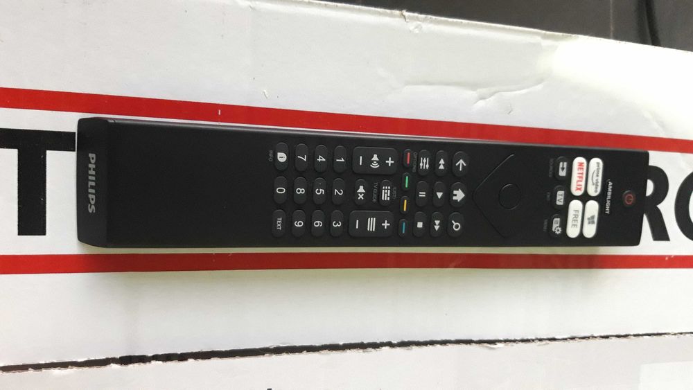 Oryginalny Pilot  Philips AMBILIGHT czarny