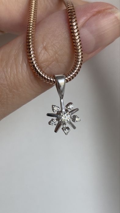 Wisiorek z złota 585° z naturalnymi diamantami 0,21 ct.